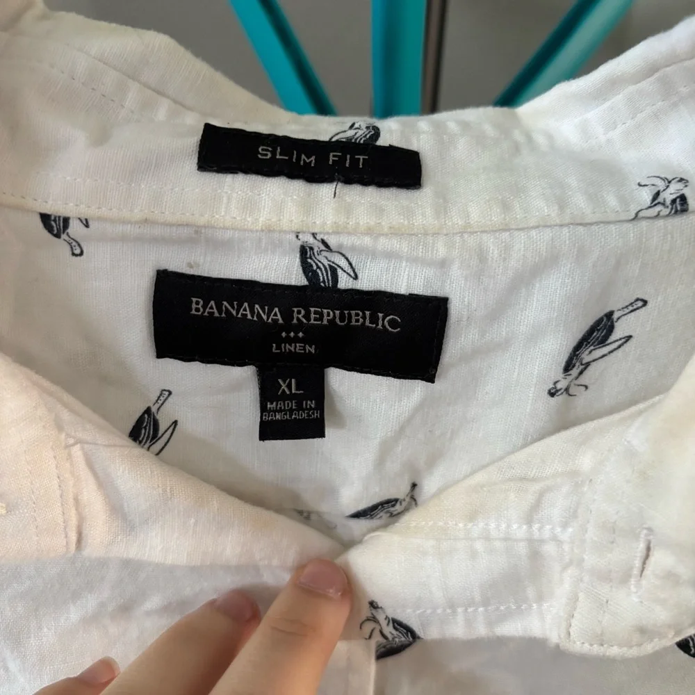 Banana Republic slim fit Linen Shirt with turtle design